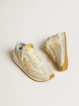 Marathon para mujer en nailon beige y piel gris con estrella estampada en beige