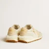 Marathon para mujer en nailon beige y piel gris con estrella estampada en beige