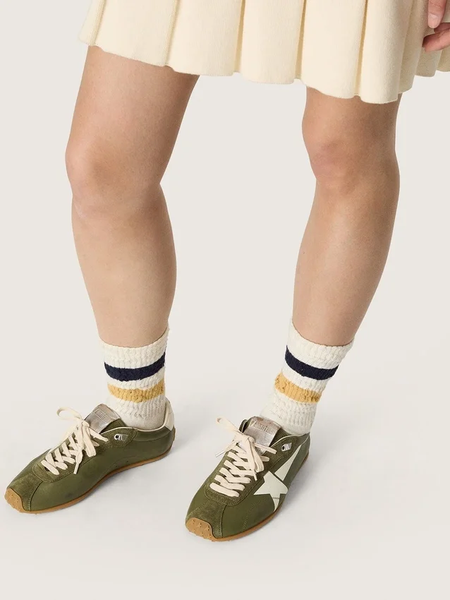 Marathon Speed para mujer en piel verde oliva con estrella color crema