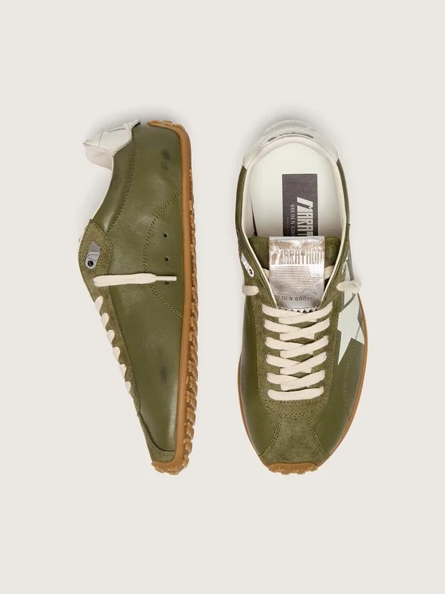 Marathon Speed para mujer en piel verde oliva con estrella color crema