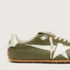 Marathon Speed para mujer en piel verde oliva con estrella color crema