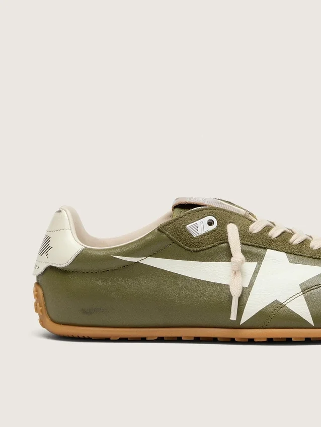 Marathon Speed para mujer en piel verde oliva con estrella color crema