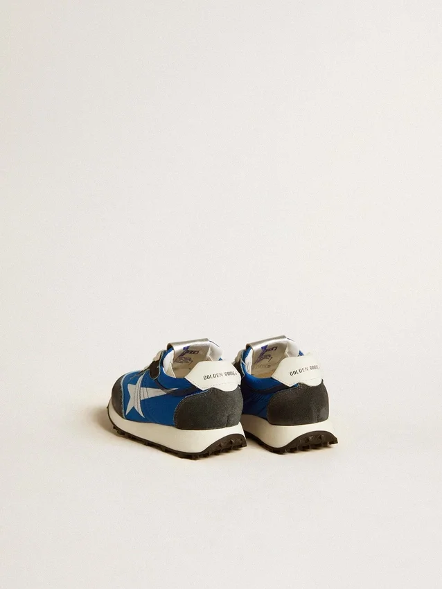 Marathon Young en nailon azul con estrella estampada y lengüeta de cuero en el talón