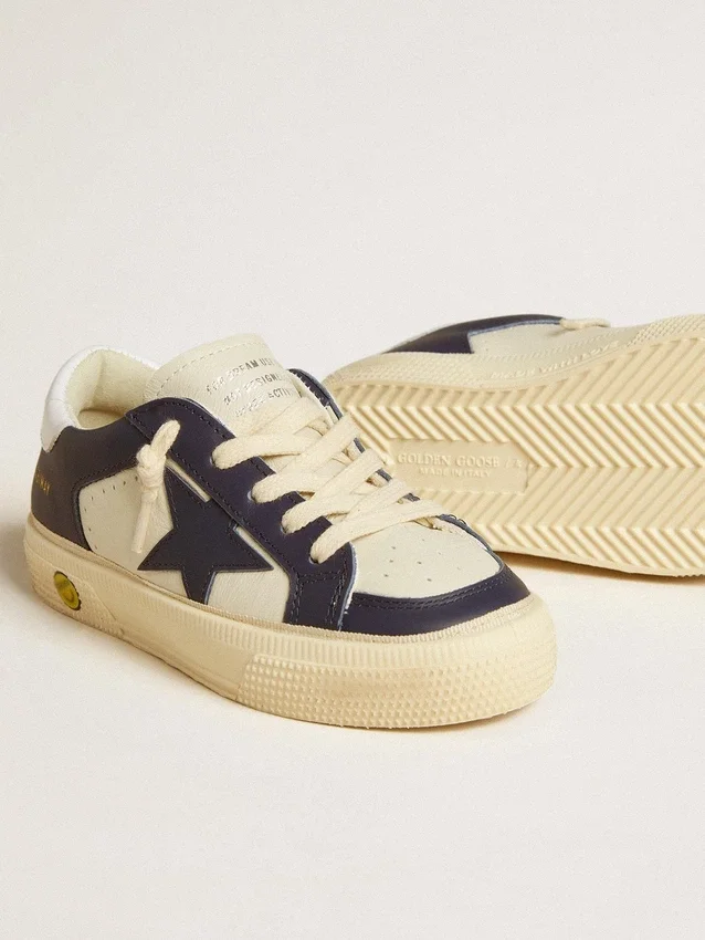 May Junior en piel blanca y azul con estrella y lengüeta del talón de piel