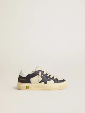 May Young en piel blanca y azul con estrella de piel y lengüeta en el talón