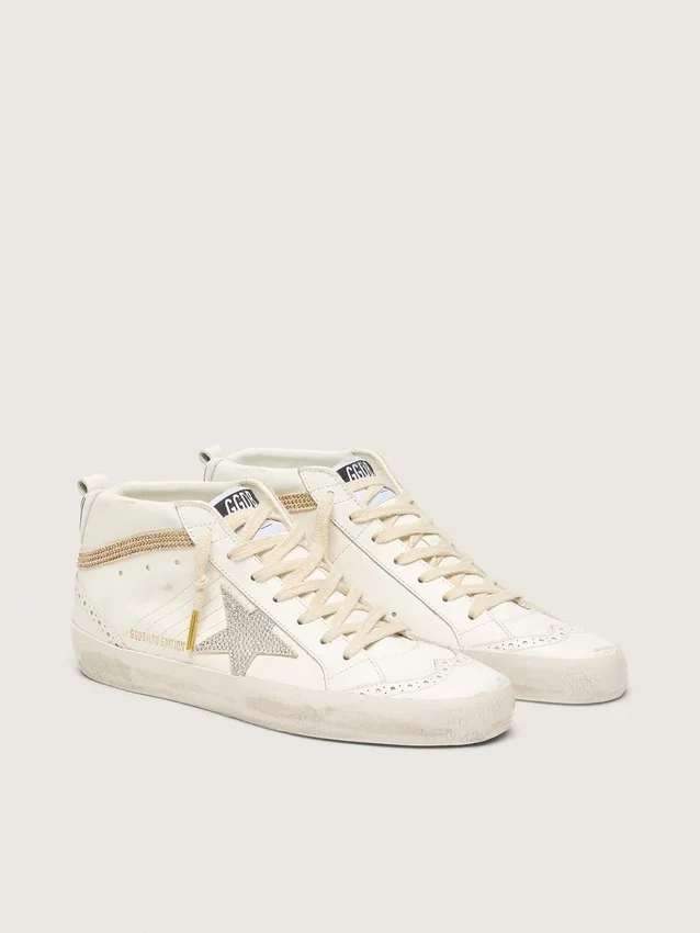 Mid Star con estrella y lengüeta en el talón de ante con cristales Swarovski