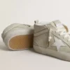 Mid Star en ante gris claro con estrella de piel blanca