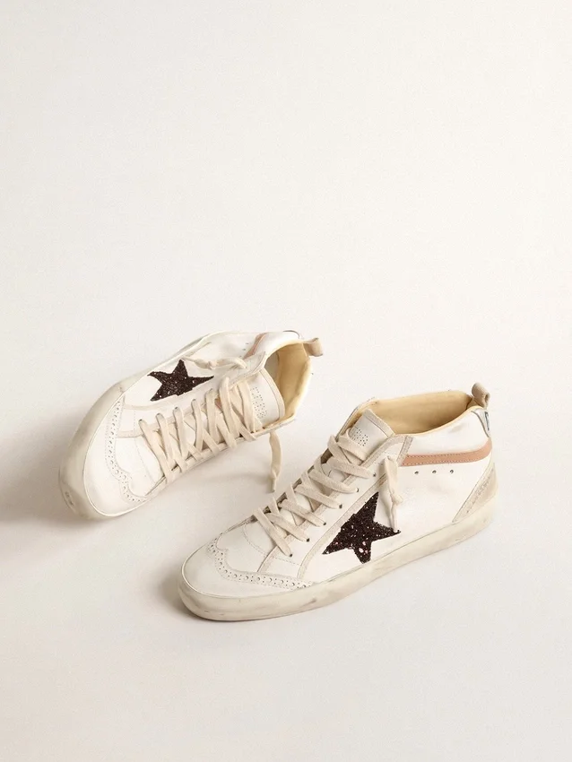 Mid Star en napa con estrella brillante y detalle en piel color nude