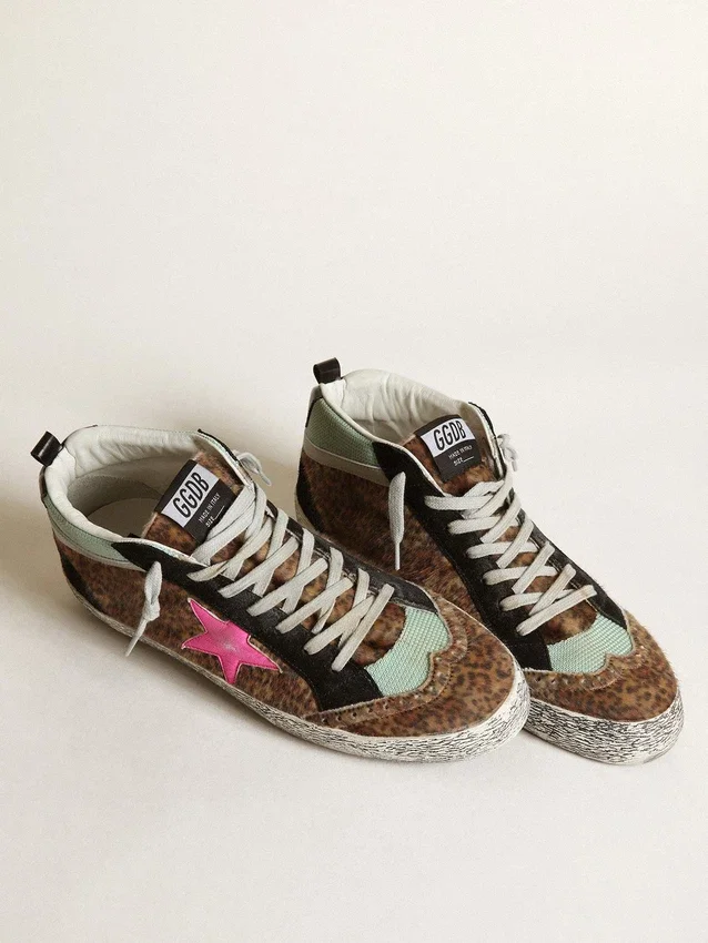 Mid Star en piel de potro con estampado de leopardo y estrella de piel fucsia