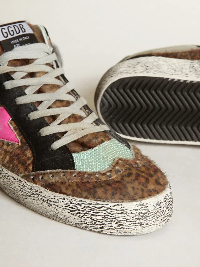 Mid Star en piel de potro con estampado de leopardo y estrella de piel fucsia