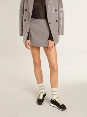 Minishorts grises de mujer de lana con estampado de pata de gallo