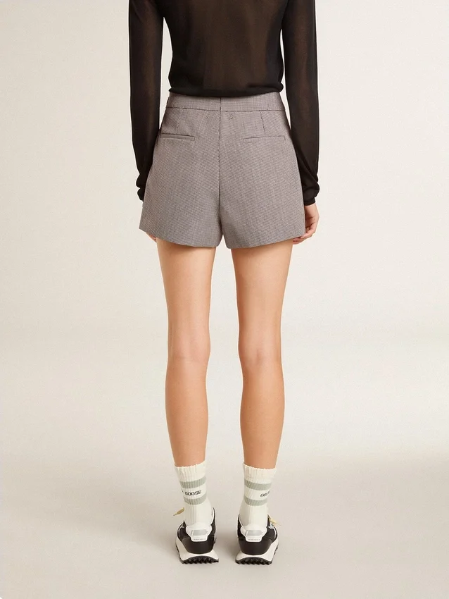 Minishorts grises de mujer de lana con estampado de pata de gallo