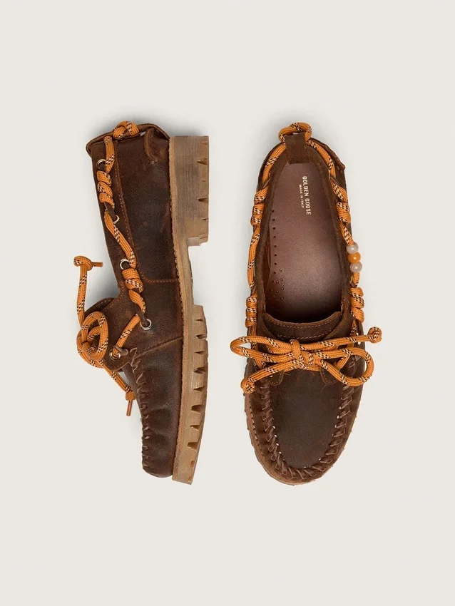 Mocasines Cruise para mujer en ante encerado marrón con cordones de senderismo en gris paloma