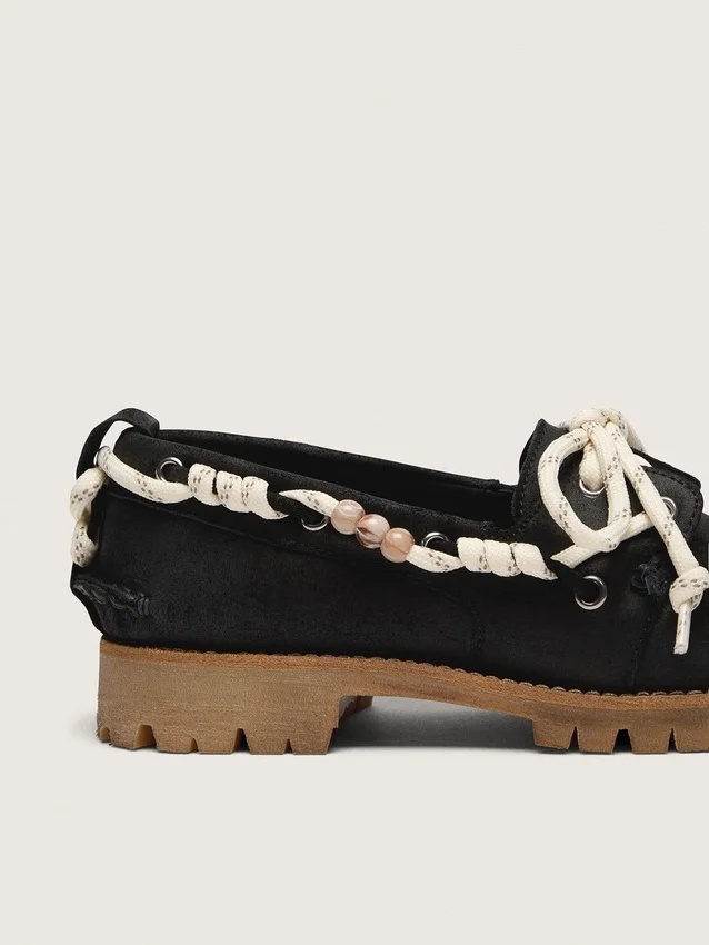 Mocasines Cruise para mujer en ante encerado negro con cordones negros de senderismo