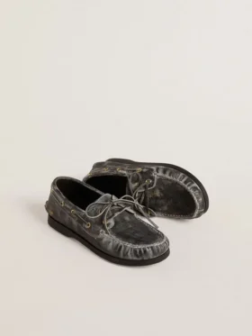 Mocasines Young Cruise en piel negra desgastada