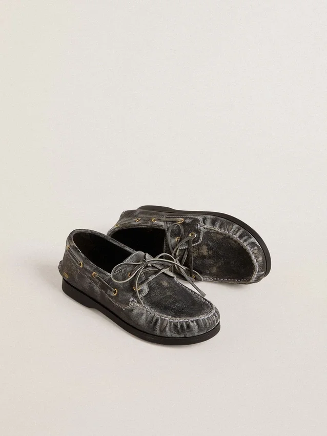 Mocasines Young Cruise en piel negra desgastada