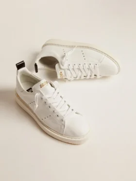 Modelo «Starter» para hombre en piel con estrella en la lengüeta del talón