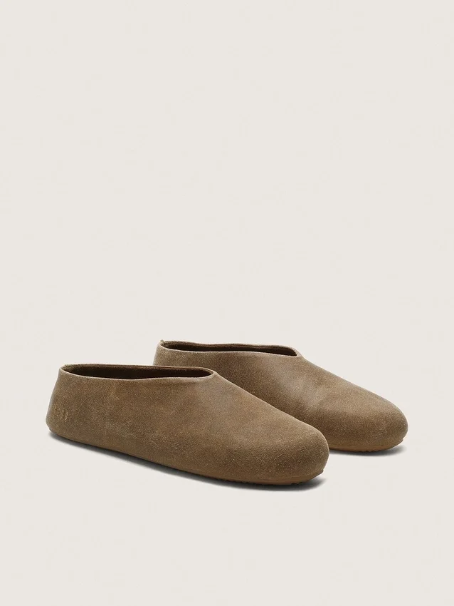 Modelo Tierra para hombre en ante caqui
