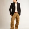 Pantalones cargo de color beige caqui