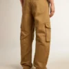 Pantalones cargo de color beige caqui