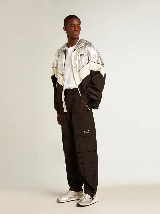 Pantalones cargo de nailon ripstop de color negro