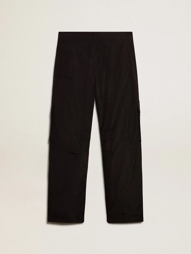 Pantalones cargo de nailon ripstop de color negro