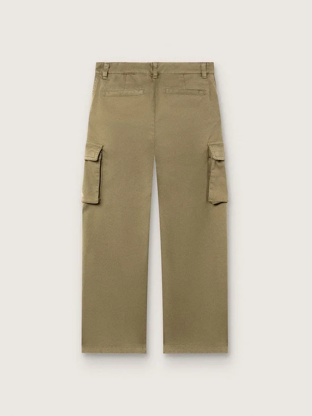 Pantalones cargo para niños de la colección Journey, en gabardina de algodón verde militar con estampado