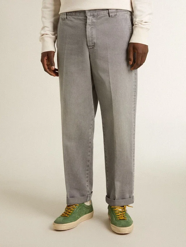 Pantalones chino de algodón en color gris