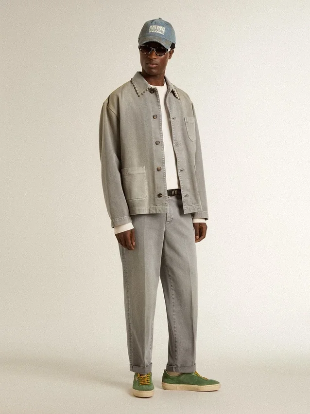 Pantalones chino de algodón en color gris