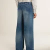 Pantalones chinos de denim para hombre con detalles desgastados