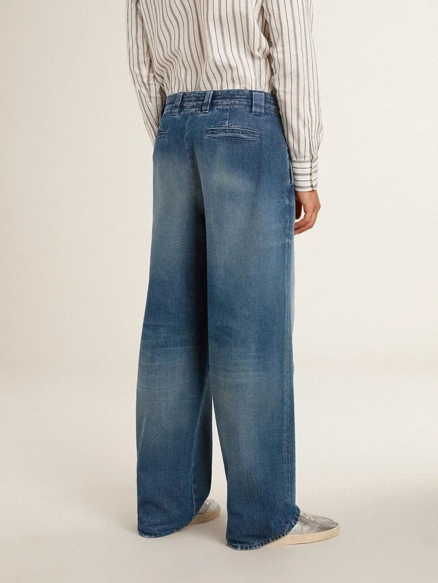 Pantalones chinos de denim para hombre con detalles desgastados