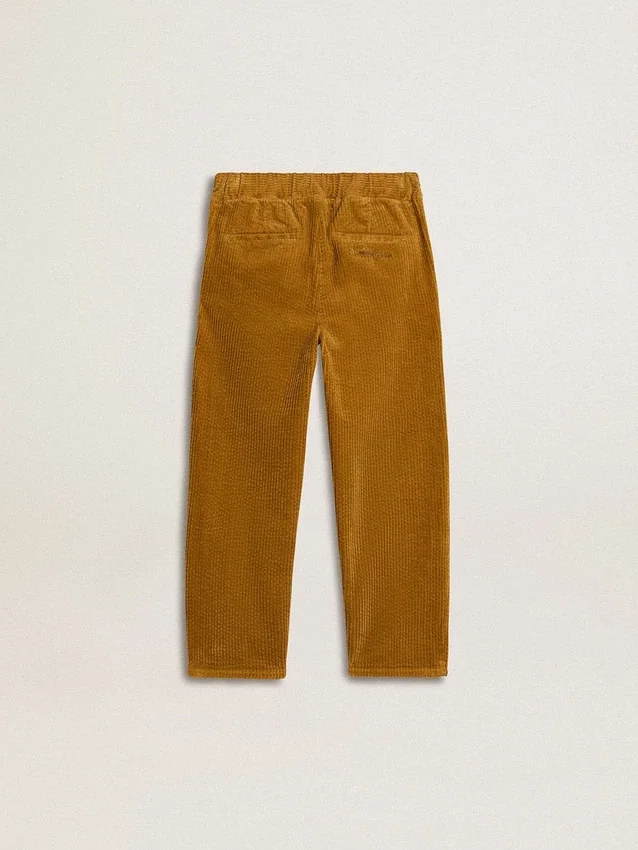 Pantalones chinos para niños en color tabaco con bordado