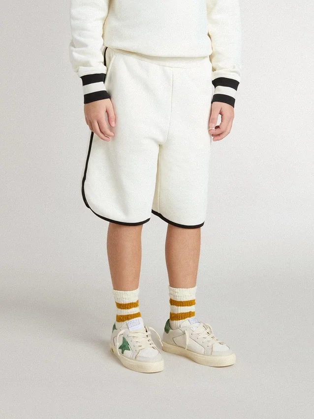 Pantalones cortos blancos para niños con logotipo bordado