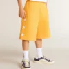 Pantalones cortos de color amarillo mostaza para niños