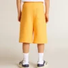Pantalones cortos de color amarillo mostaza para niños