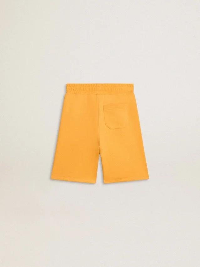 Pantalones cortos de color amarillo mostaza para niños