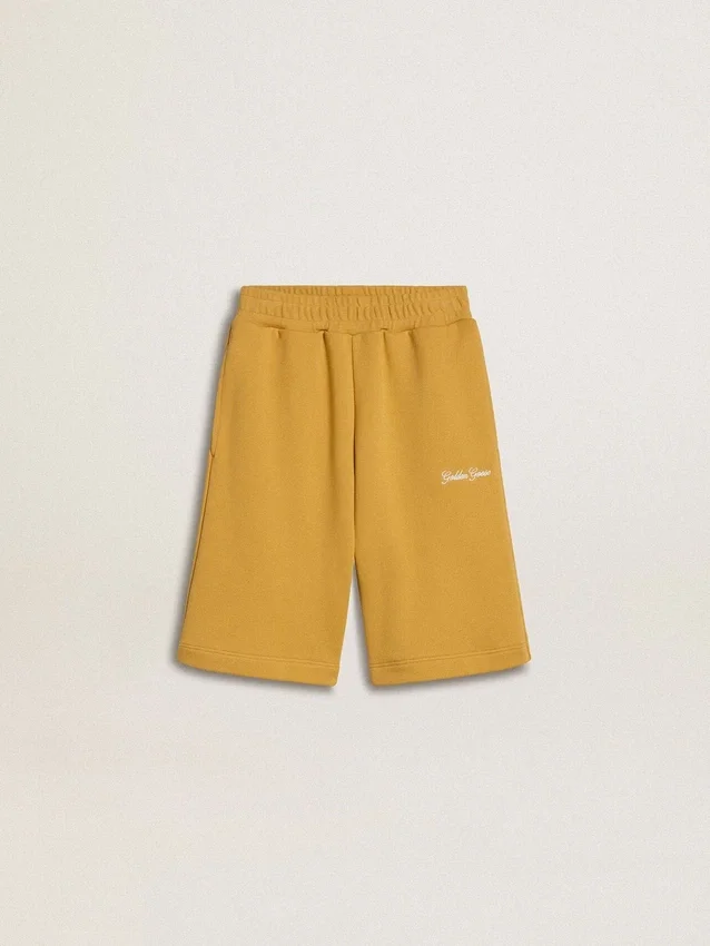 Pantalones cortos de jogging para niño en amarillo ocre con bordado