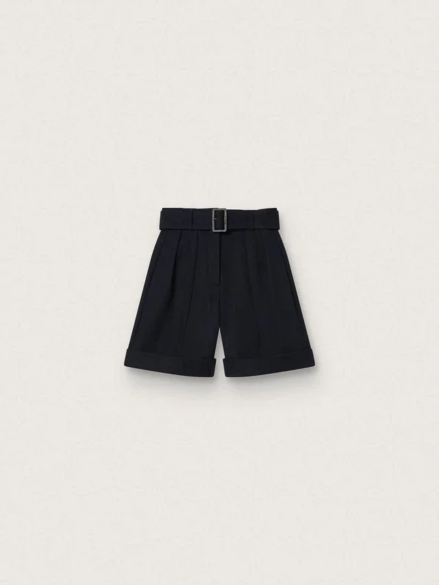 Pantalones cortos de mujer de gabardina de lana negra con cinturón