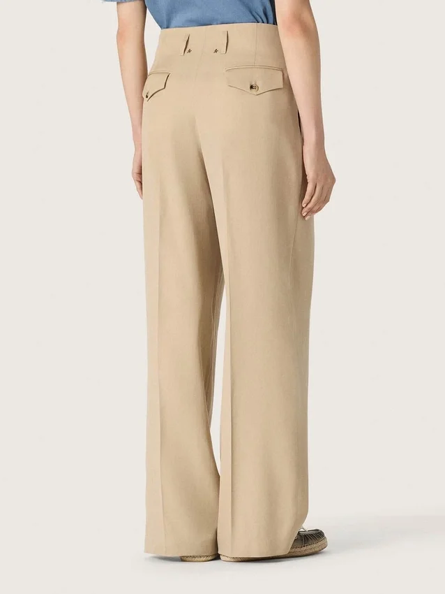 Pantalones de gabardina de lana para mujer en color arena