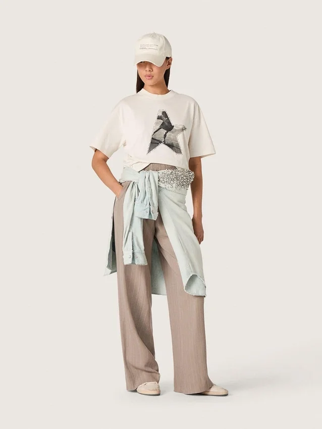 Camiseta de mujer de jersey de algodón blanco con estampado de estrellas