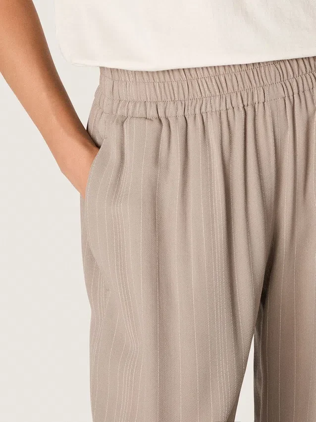 Pantalones de mujer en mezcla de lana gris con motivo de rayas finas y cintura elástica
