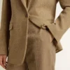 Pantalones de mujer en mezcla de lino con diseño de espiga en color arena