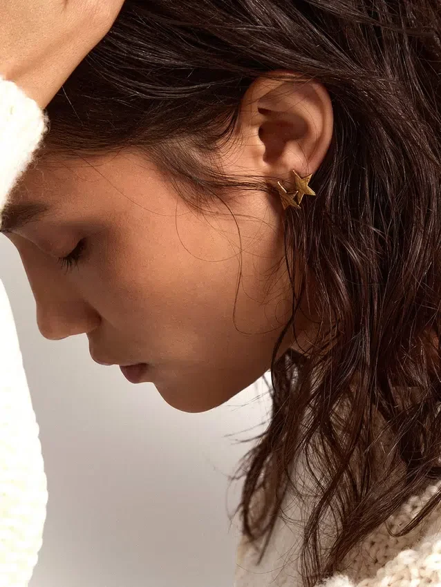 Pendientes de botón para mujer en color oro antiguo