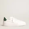 Purestar con estrella blanca de origen biológico y lengüeta trasera de piel verde mate