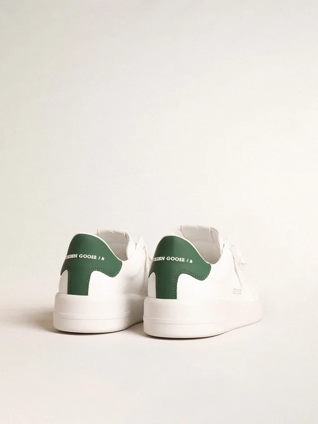 Purestar con estrella blanca de origen biológico y lengüeta trasera de piel verde mate
