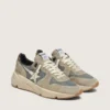 Running Sole en ante gris con estrella blanca y lengüeta trasera blanca