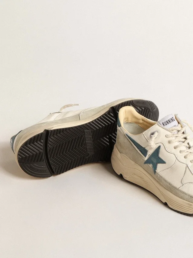 Running Sole en napa con estrella de piel azul e inserción de ante