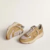 Running Sole en nubuck beige con estrella de piel beige