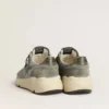 Running Sole para hombre con parte superior de nailon azul claro, estrella negra y lengüeta del talón de piel verde