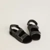Sandalias Noa Junior en piel negra desgastada